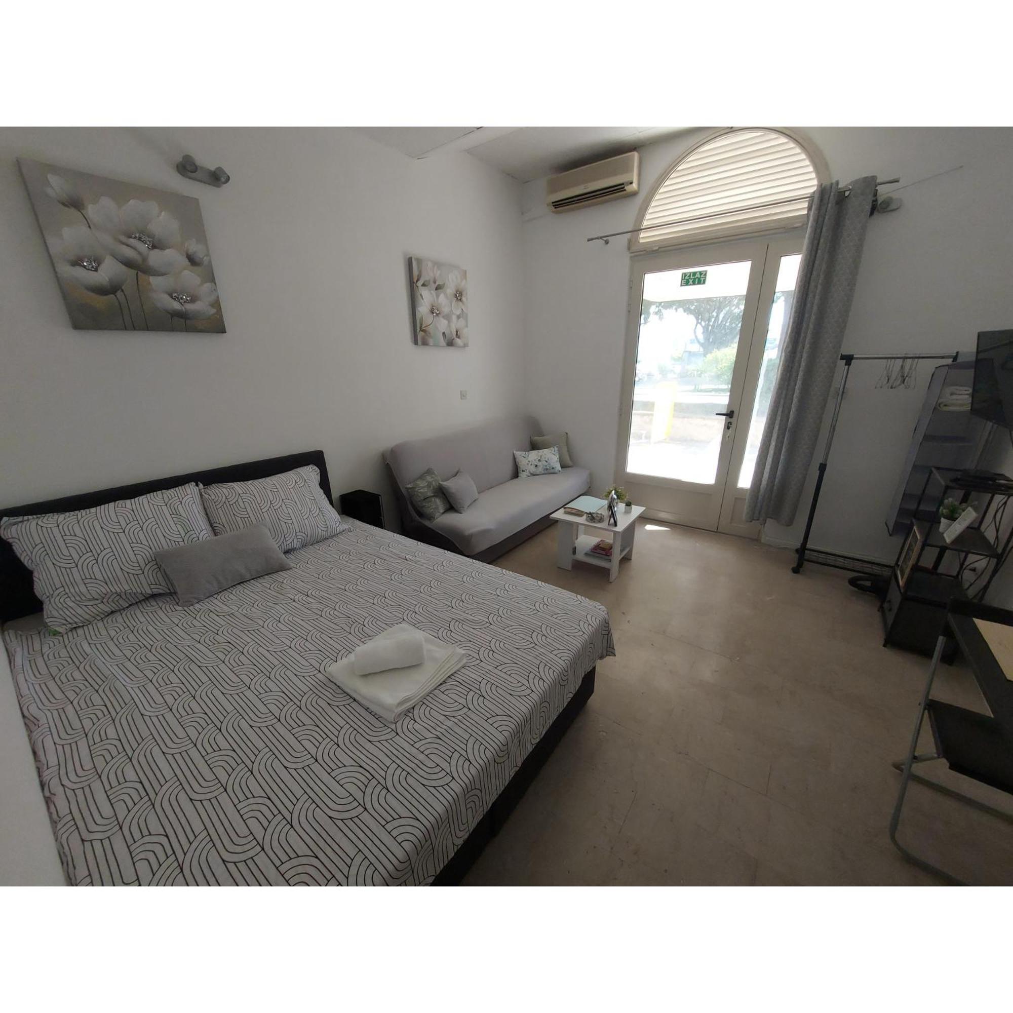Studio Apartment Lee Split Eksteriør bilde