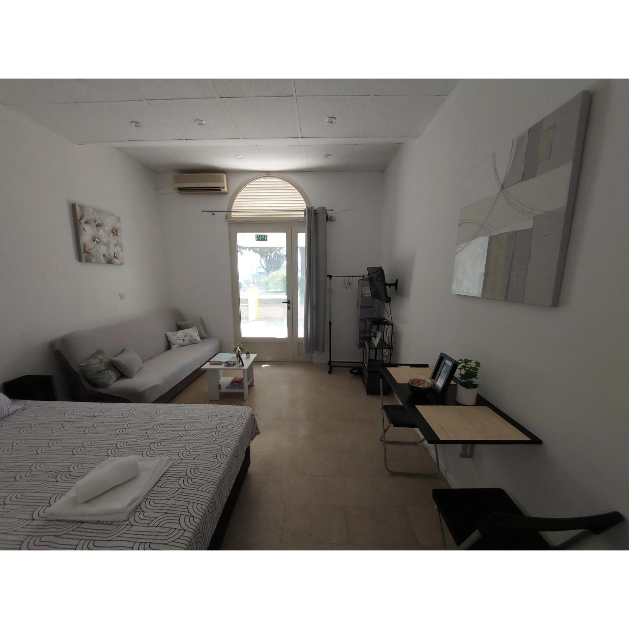 Studio Apartment Lee Split Eksteriør bilde